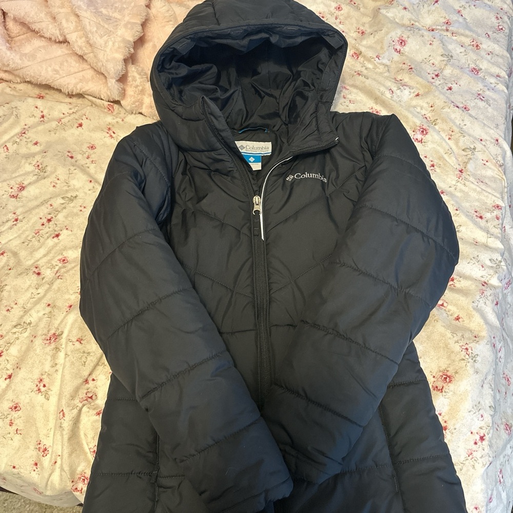 Columbia Black Hooded Puffer Jacket with Weather-Resistant Finish